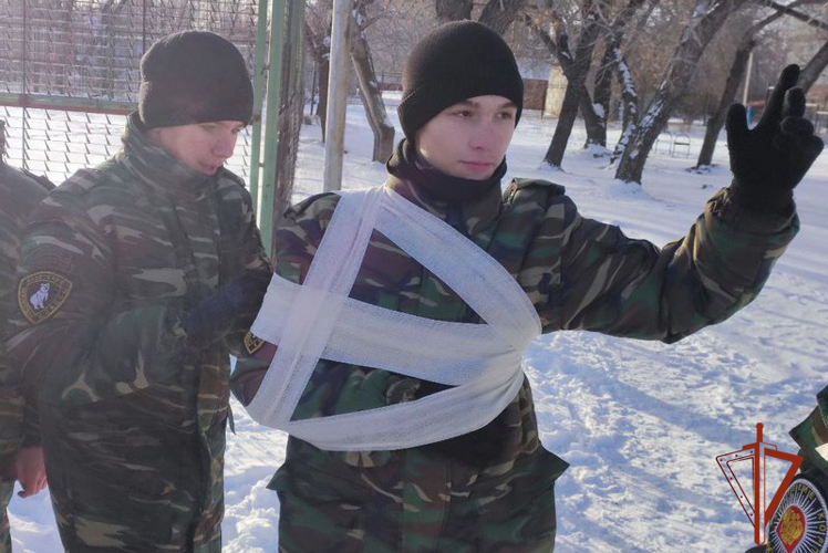 При активном участии офицеров Росгвардии в Рубцовске возрождают детскую военно-патриотическую игру «Зарница»