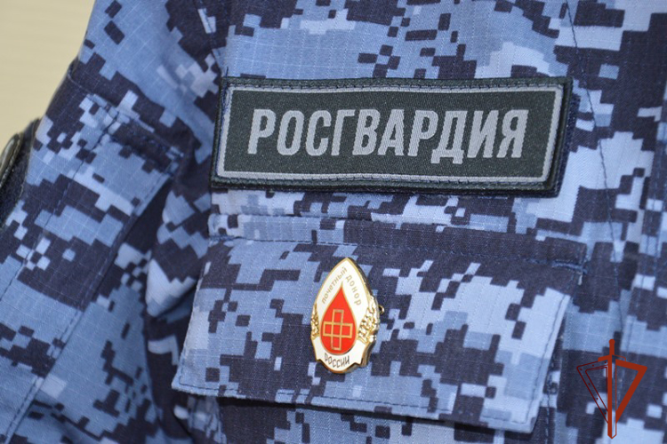 Росгвардейцы участвуют акции в «От сердца к сердцу»