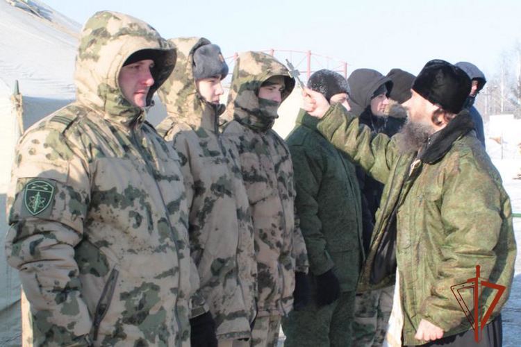 Патрули Росгвардии дежурят возле крещенских купелей