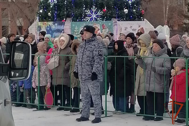 Правопорядок и общественную безопасность в новогоднюю ночь обеспечили подразделения региональной Росгвардии 