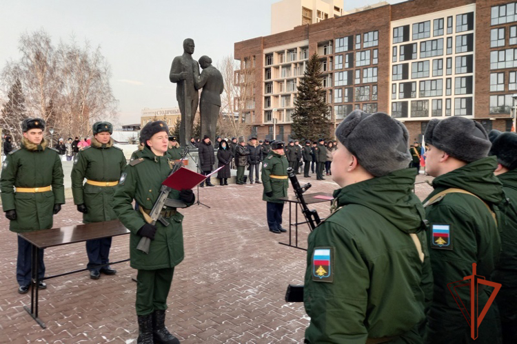 Росгвардейцы стали участниками торжественного воинского ритуала