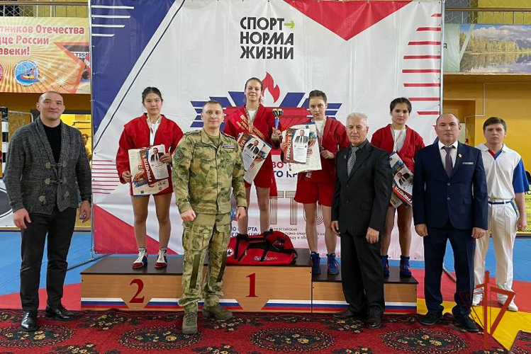 Росгвардейцы вручили призы лучшим спортсменам