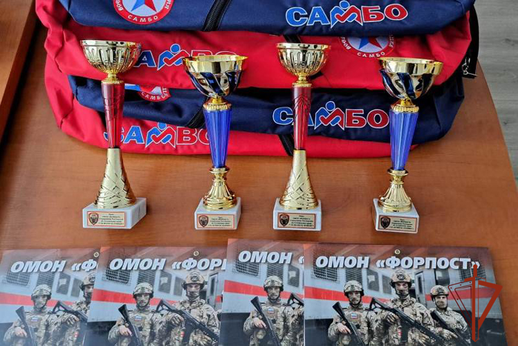 Росгвардейцы вручили призы лучшим спортсменам