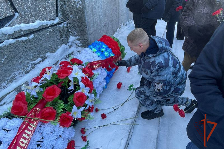 Росгвардейцы почтили память воинов-интернационалистов