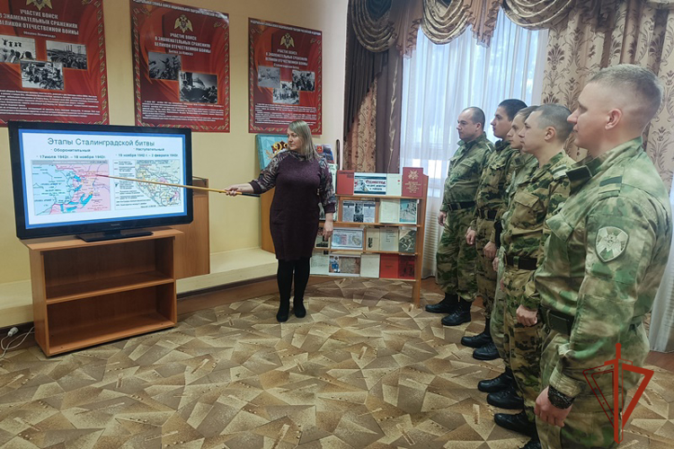 Росгвардейцы почтили память героев битвы за Сталинград