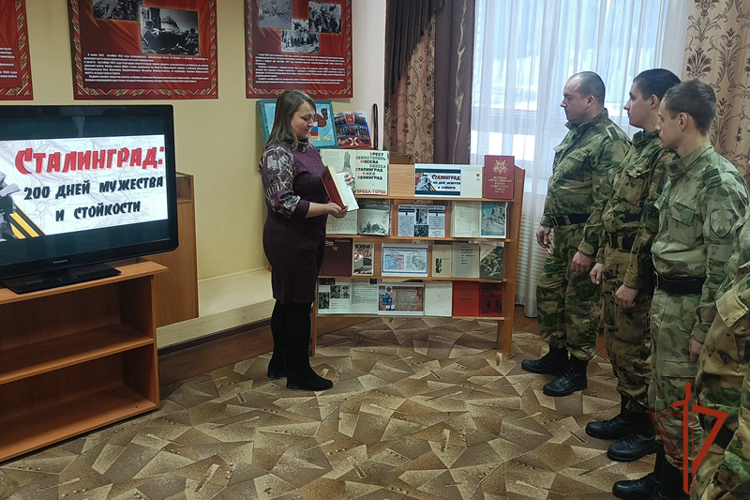 Росгвардейцы почтили память героев битвы за Сталинград
