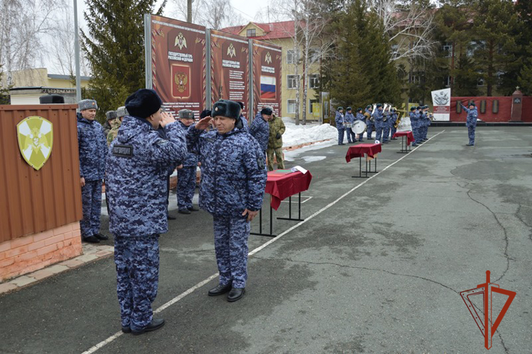Новобранцы Росгвардии присягнули на верность родине