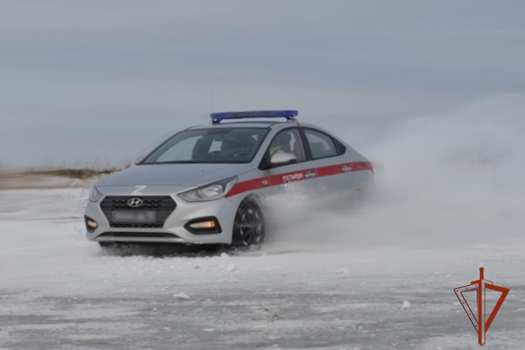 Росгвардейцы прошли спецкурс по автовождению