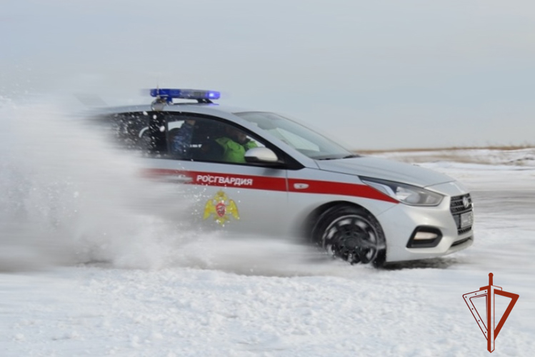 Росгвардейцы прошли спецкурс по автовождению
