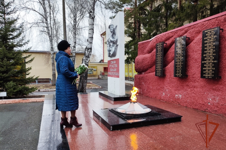 В Управлении Росгвардии по Алтайскому краю почтили память кавалера ордена Мужества Алексея Поданева