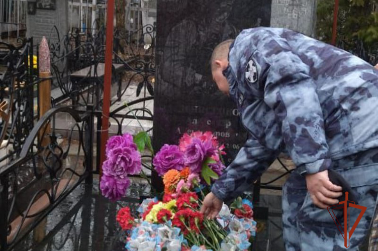 Память погибших товарищей почтили росгвардейцы
