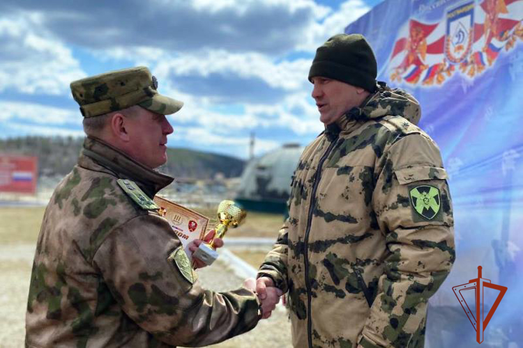 Офицеры алтайского спецназа вошли в число лучших стрелков Сибирского округа