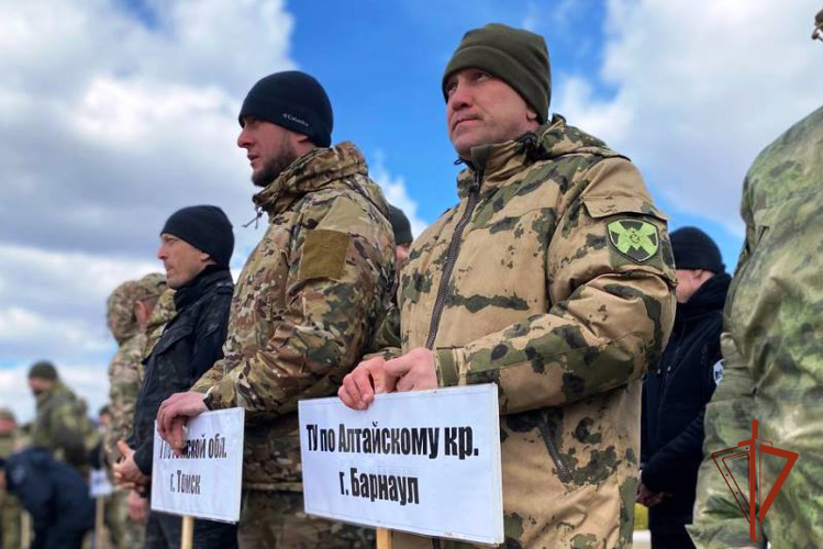 Офицеры алтайского спецназа вошли в число лучших стрелков Сибирского округа