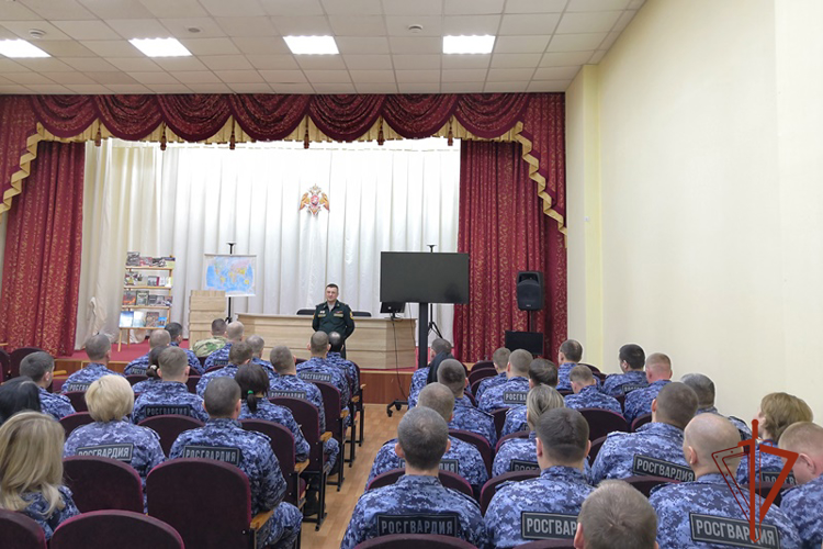 Рабочая группа под руководством начальника главного военно-политического управления Росгвардии провела работу в подразделениях регионального ведомства