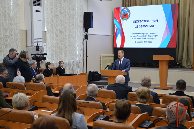 Офицерам Росгвардии вручены медали "За честь и мужество"