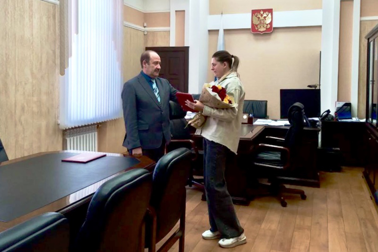 Государственные награды супруге погибшего росгвардейца передали в  Алтайском крае