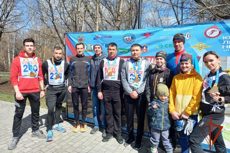 Алтайские росгвардейцы приняли участие в легкоатлетическом забеге «Zа нашу победу» 