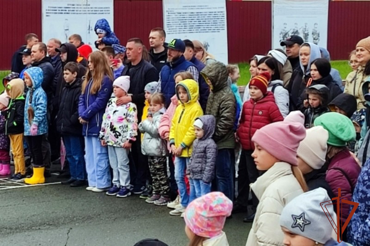 Более 100 детей посетили день открытых дверей в Росгвардии