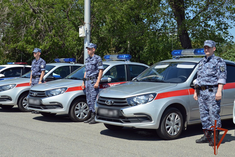 Патрули Росгвардии приняли участие в общегарнизонном смотре 
