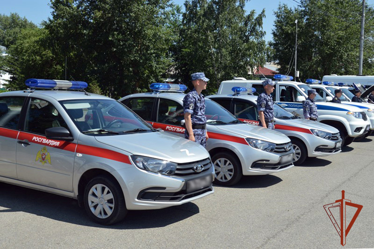Патрули Росгвардии приняли участие в общегарнизонном смотре 