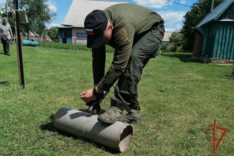 Сотрудники ОМОН «Алтай» оказали помощь семье погибшего боевого товарища