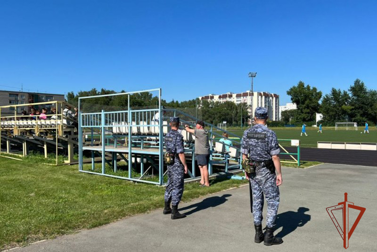 Росгвардейцы обеспечили общественный порядок на футбольном матче «Кубок Алтая»