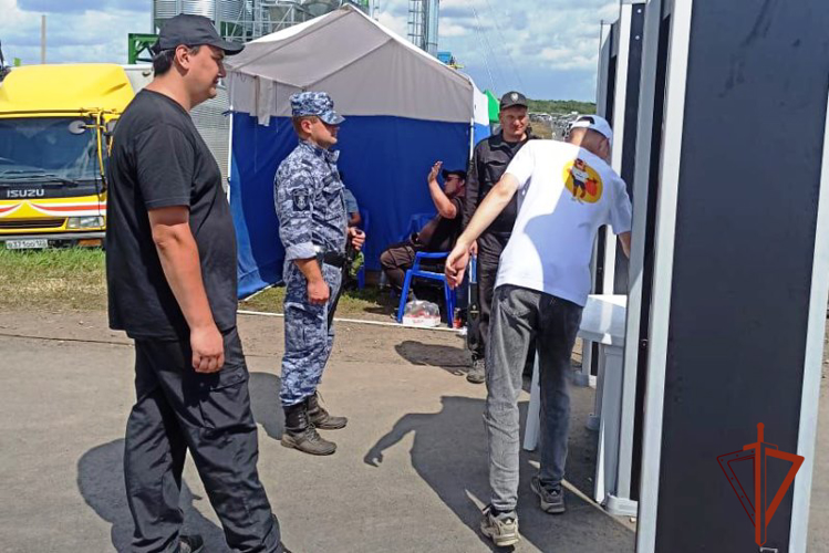 Безопасность масштабного агрофорума обеспечила Росгвардия
