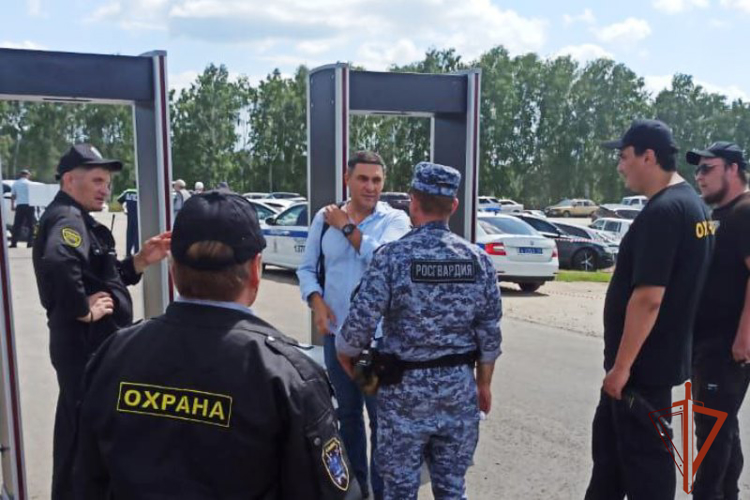 Безопасность масштабного агрофорума обеспечила Росгвардия