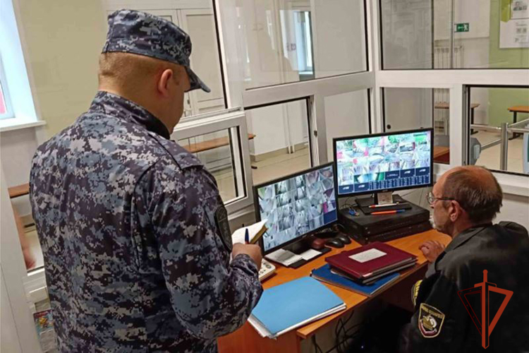 Росгвардия участвует в проверках образовательных учреждений перед началом учебного года