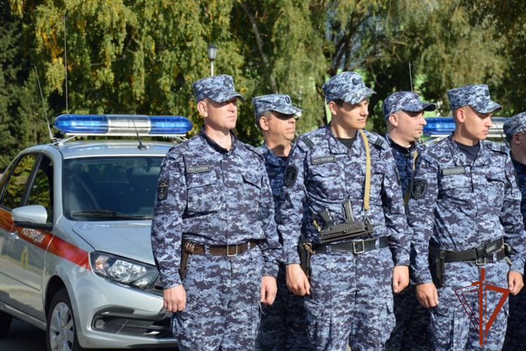 Росгвардия приняла участие в гарнизонном смотре сил правопорядка