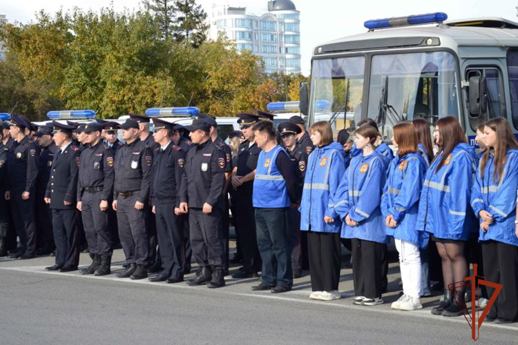 Росгвардия приняла участие в гарнизонном смотре сил правопорядка