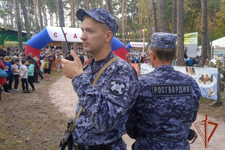 Росгвардейцы обеспечили безопасность участников спортивного праздника