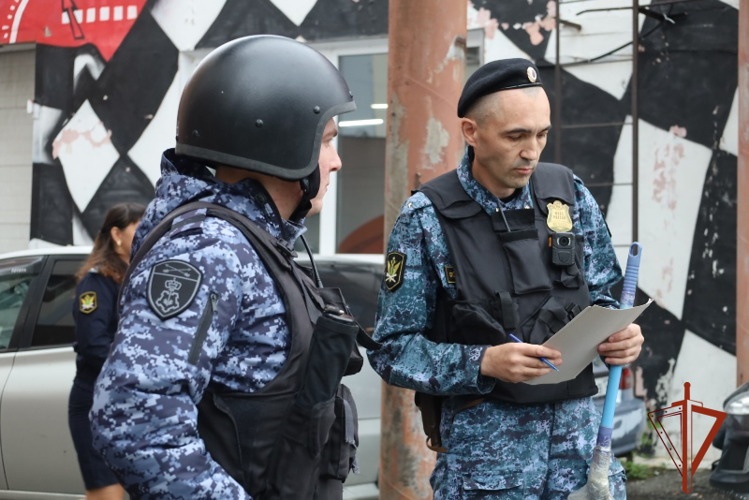 Росгвардия и судебные приставы провели совместные учения
