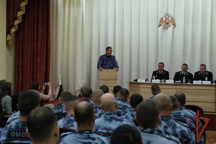 Представители алтайских судов передали квадрокоптеры для оказания помощи бойцам СВО  