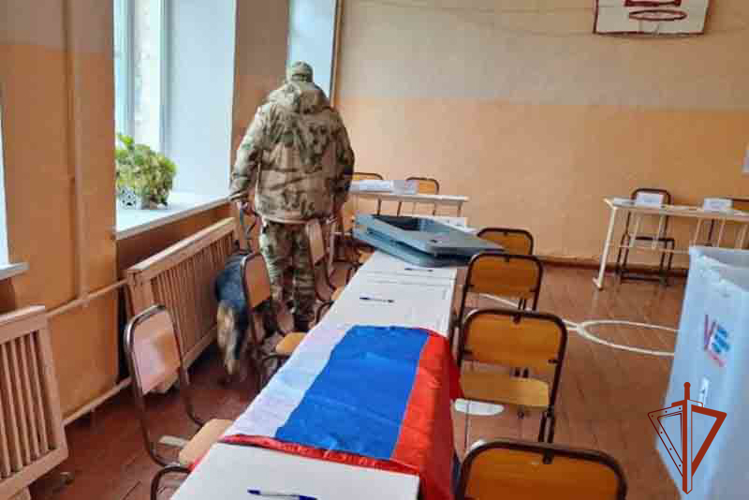 Росгвардейцы обеспечили правопорядок и безопасность в Единый день голосования