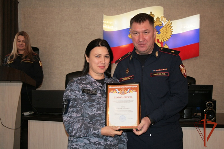 Начальник краевого управления Росгвардии поздравил сотрудников вневедомственной охраны 