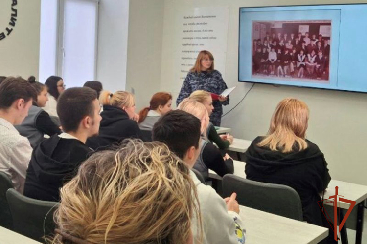 В память о бойце ОМОН росгвардейцы провели урок мужества