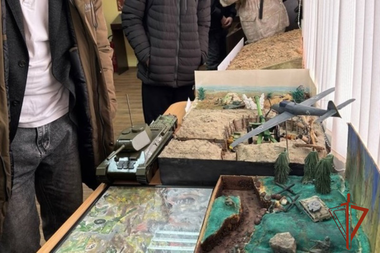 Росгвардейцы рассказали старшеклассникам о военной службе