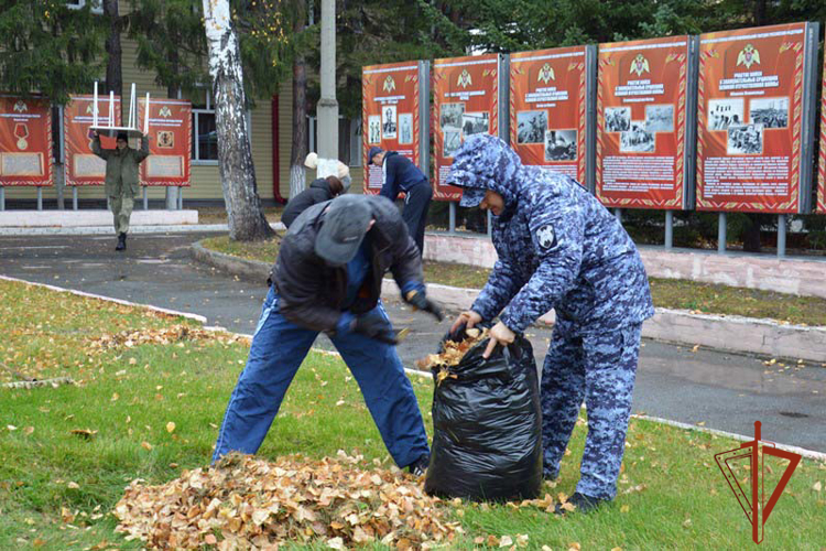 Росгвардия приняла участие в общегородском субботнике