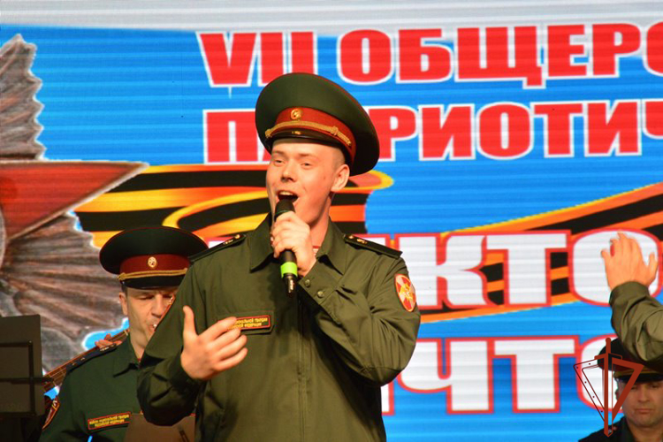 Выступление росгвардейцев покорило зрителей творческого фестиваля