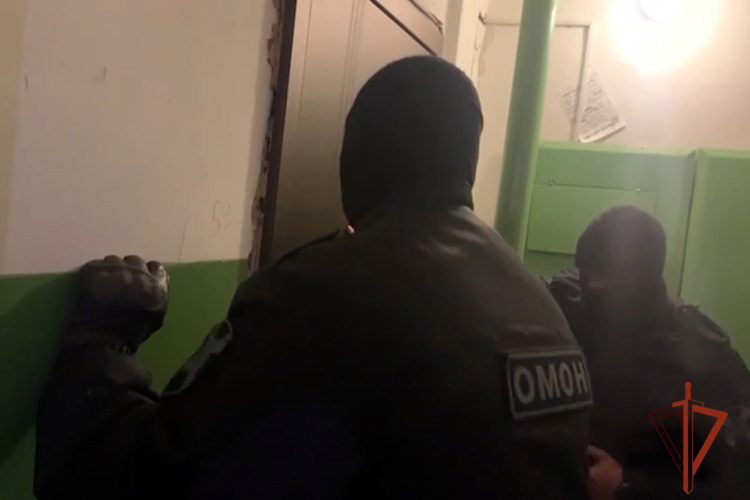 При содействии Росгвардии задержана группа мошенников 