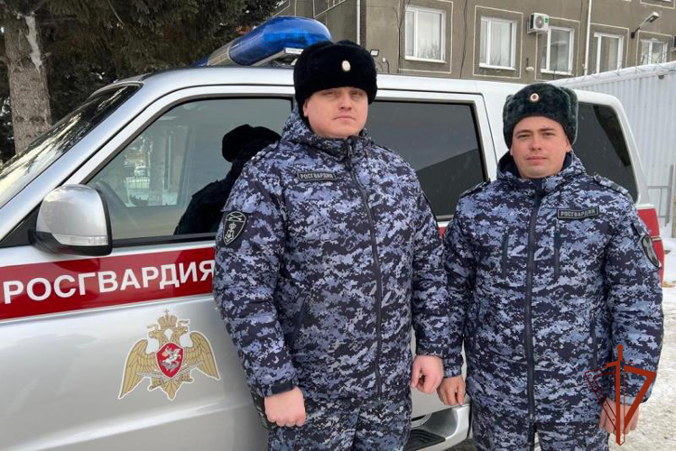Патруль Росгвардии оказал помощь на пожаре
