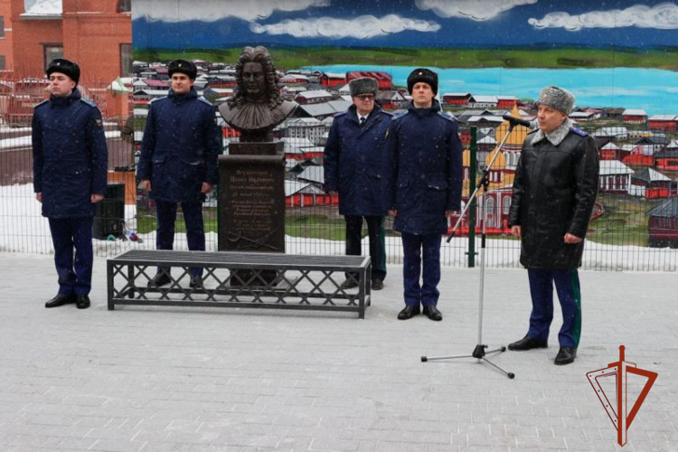 Генерал-майор полиции Александр Сафонов принял участие в торжественном открытии бюста первого Генерал-прокурора России