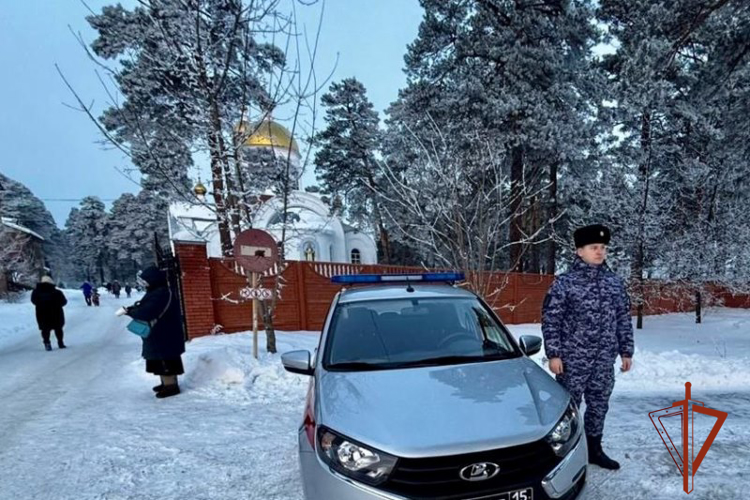 Росгвардейцы обеспечили безопасность праздничных богослужений в рождественскую ночь 