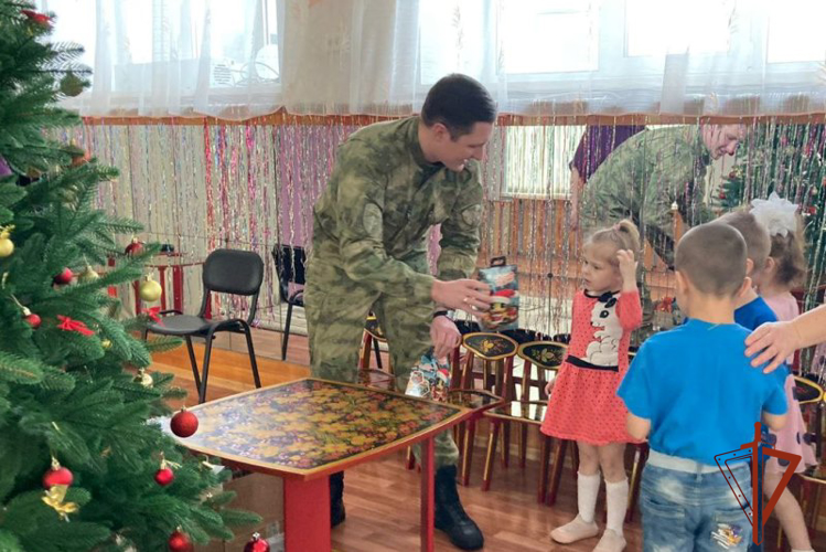 Росгвардейцы организовали зимний досуг для бийских ребят