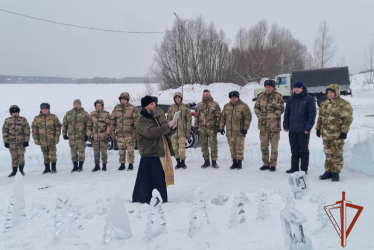 Росгвардейцы приняли участие в охране порядка во время Крещенских купаний
