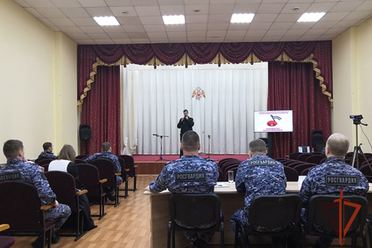 В Барнауле вручили дипломы победителям творческого конкурса «Солдаты антитеррора»