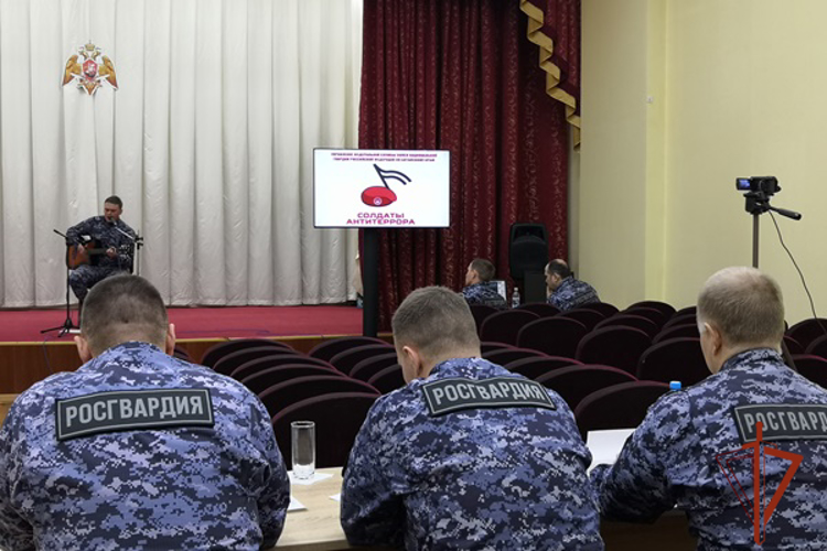 В Барнауле вручили дипломы победителям творческого конкурса «Солдаты антитеррора»