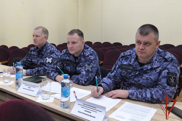 В Барнауле вручили дипломы победителям творческого конкурса «Солдаты антитеррора»