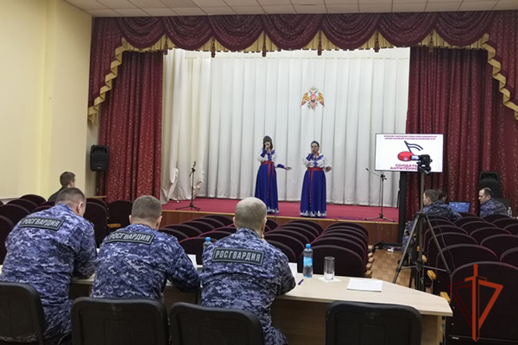 В Барнауле вручили дипломы победителям творческого конкурса «Солдаты антитеррора»